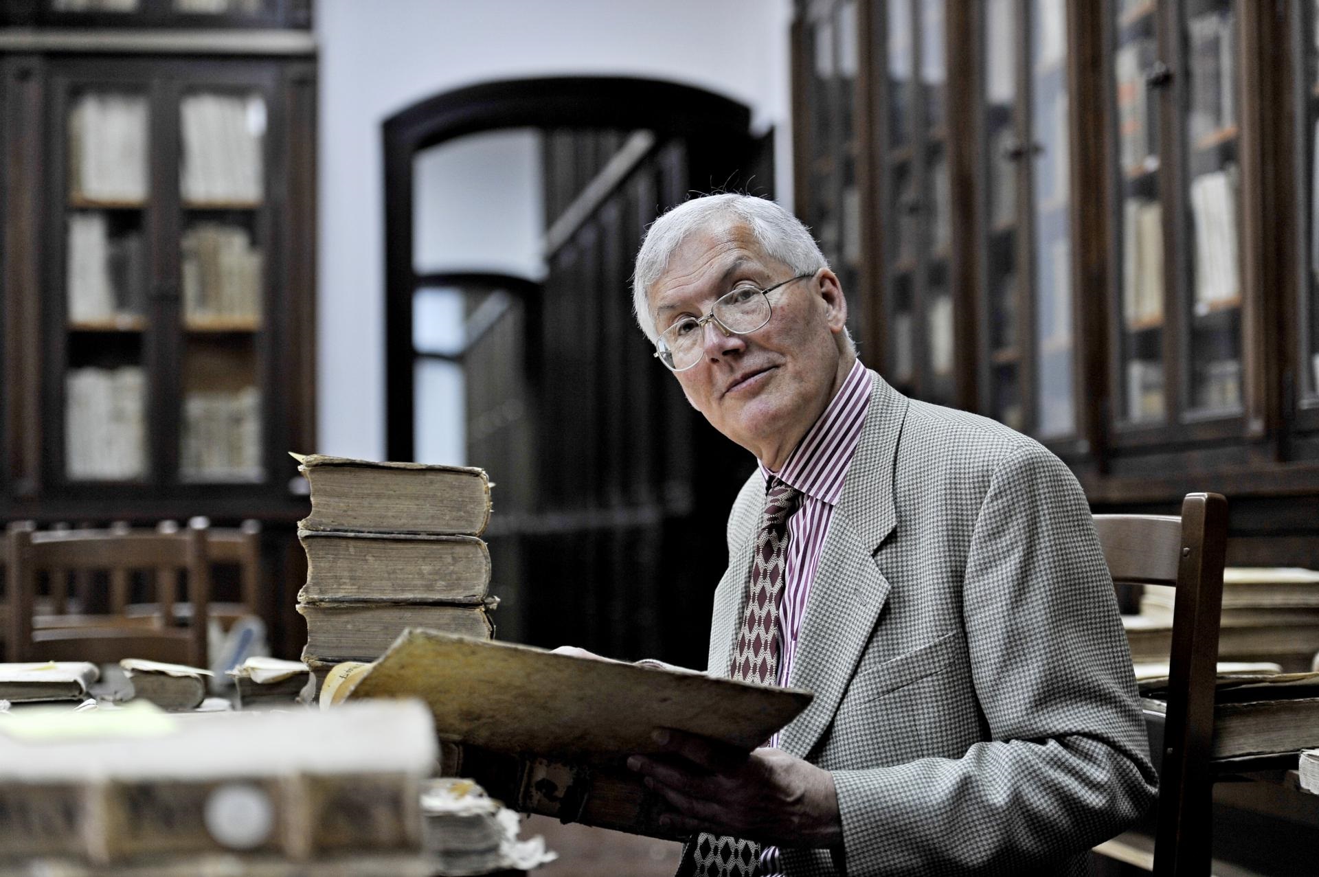 Michael URSINUS Universit� t Heidelberg-Emeritus