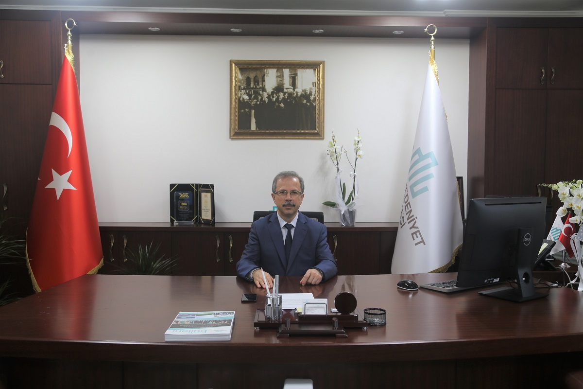 Prof Dr Gülfettin ÇELİK İstanbul Medeniyet Üniversitesi Rektörü